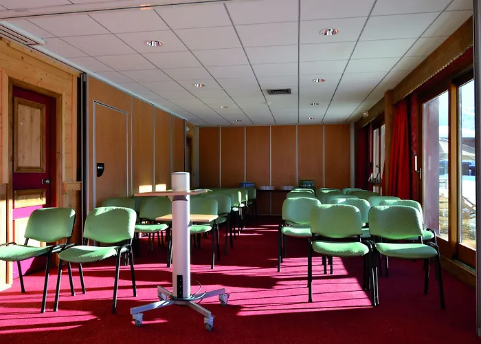 Отель L'eden Des Cimes - Bleues - Belle Plagne 2100